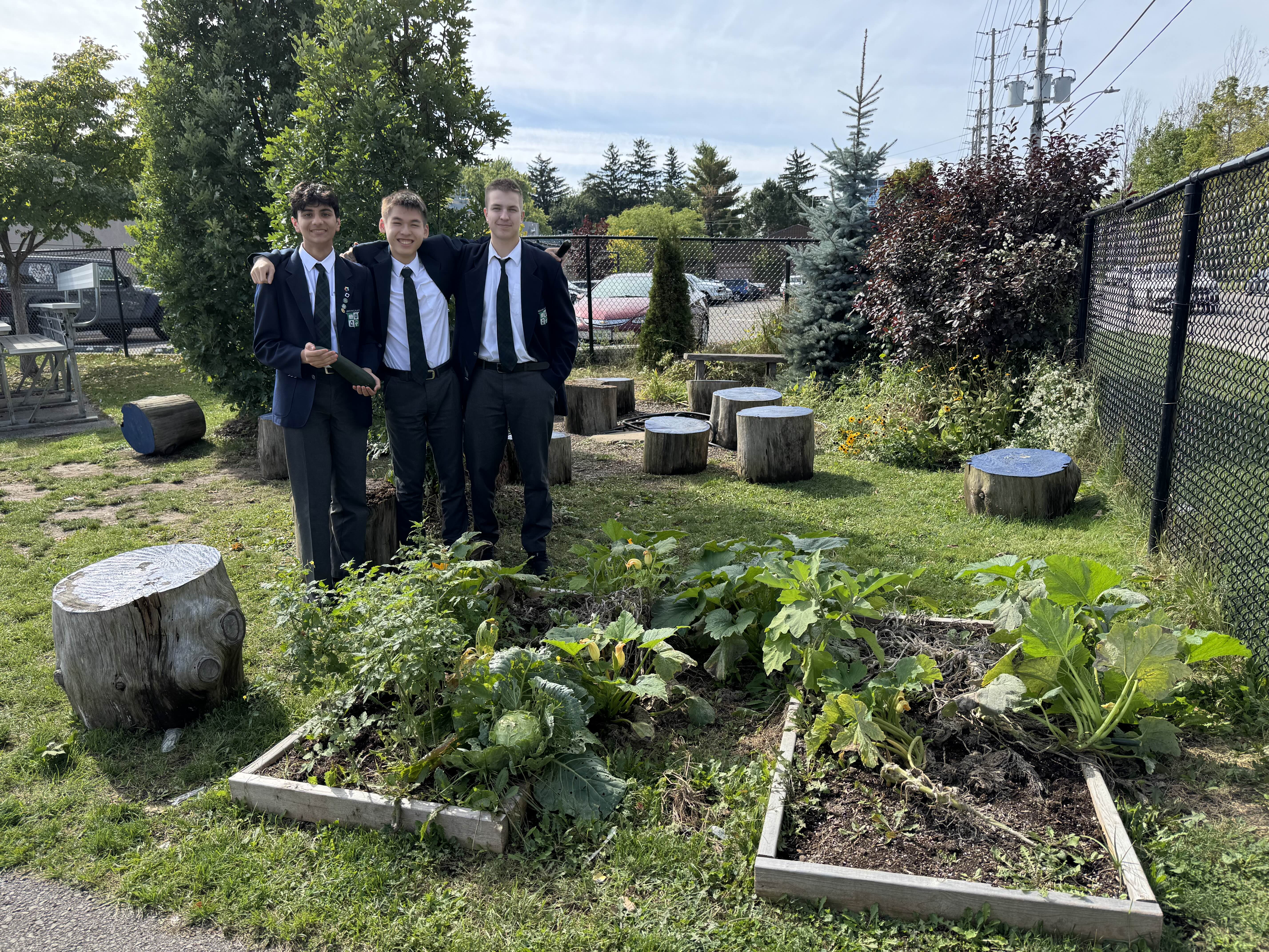 Environment Club Team Grows Food and Gives Back!